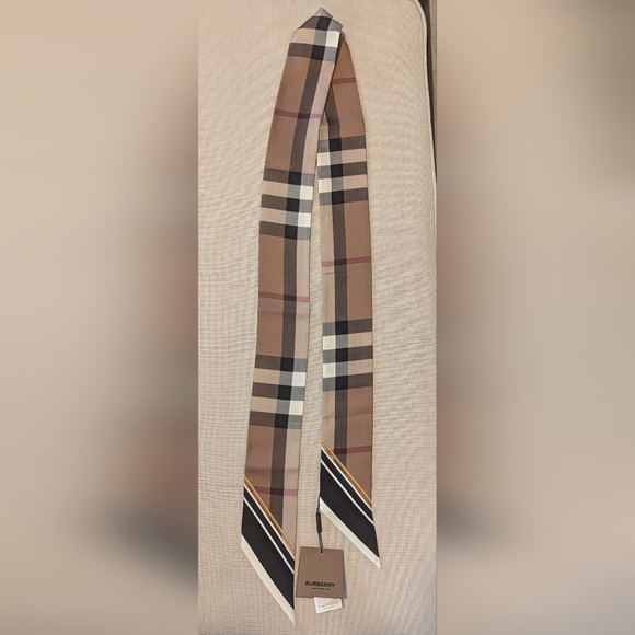 Burberry Skinny Silk Scarf - Archive Belt & Check pattern - Picture 2 of 6
